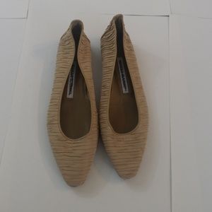 Manolo Blahnik Flats in Nude, size 5 1/2